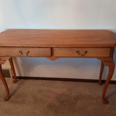 Governor's oak Kincaid Sofa console / entryway table