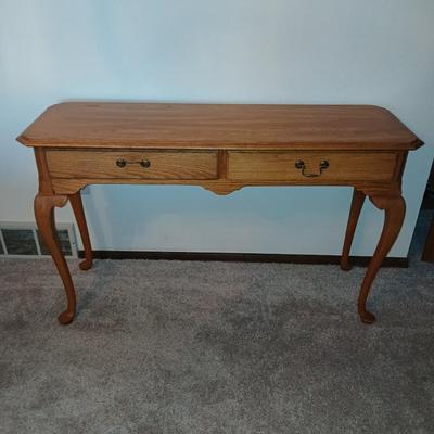 Governor's oak Kincaid Sofa console / entryway table