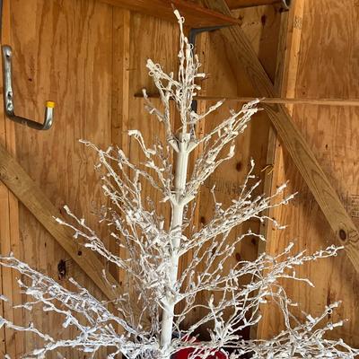 Cascading Holiday Light Trees (S-MG)