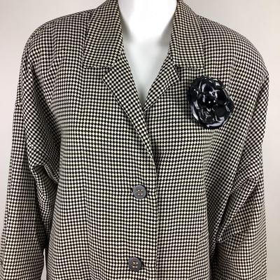 398 LOUIS FÉRAUD Tops and Scarf