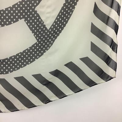398 LOUIS FÉRAUD Tops and Scarf