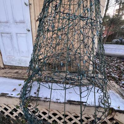 Pair of Metal Christmas Trees (Y-RG)