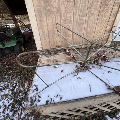 Pair of Metal Christmas Trees (Y-RG)