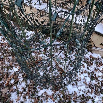 Pair of Metal Christmas Trees (Y-RG)