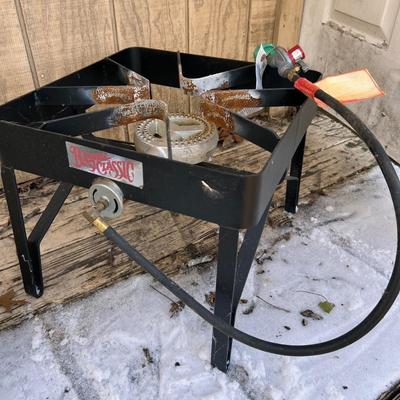 Bayou Classic 1-Burner Propane Stove & Pots (S-RG)