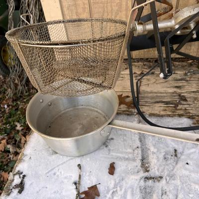 Bayou Classic 1-Burner Propane Stove & Pots (S-RG)