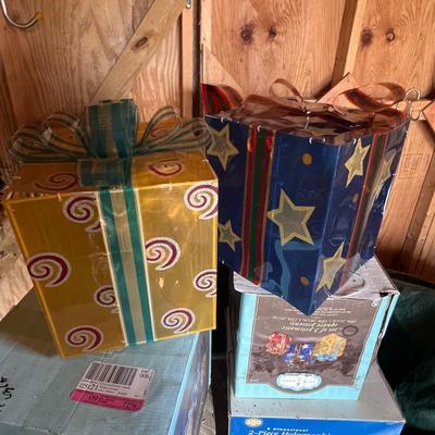 Chenille ‘Fergie Frog’ & More Christmas Lighted Yard Decor (S-RG)