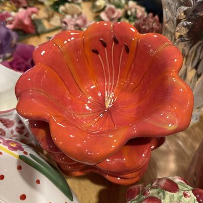 Set of 5 Capriware Flower Bowls