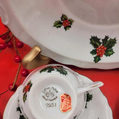 Lefton Holly & Ivy Pattern Tea Set