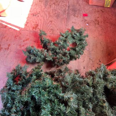 Garland, Reindeer Sled & More (S-RG)