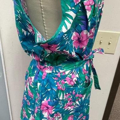 One Size fits Most House Dress Muumuu with tied waist tropical flower print