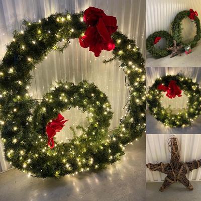 Christmas Wreaths and More (1008-BM)
