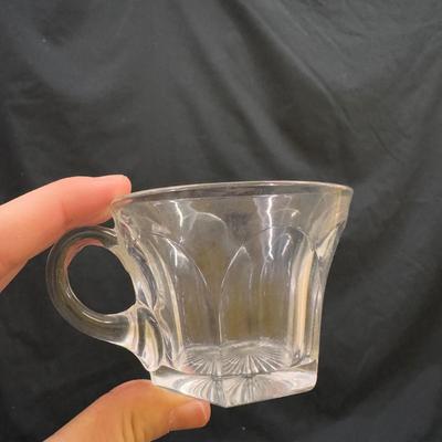 Several Glass Tea Cups and Small Plates (1050-DZ)