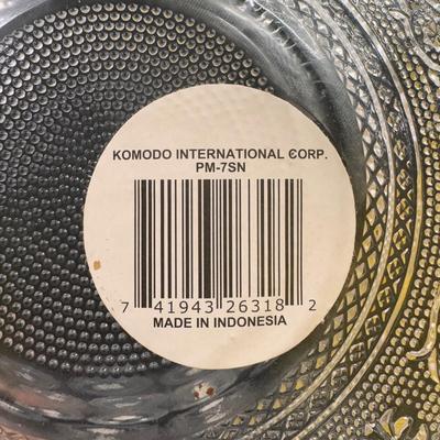 Several Glass Tea Cups and Small Plates (1050-DZ)