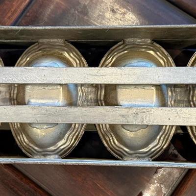 Vintage Chocolate Mold Metal Hinged German Easter Egg (4)