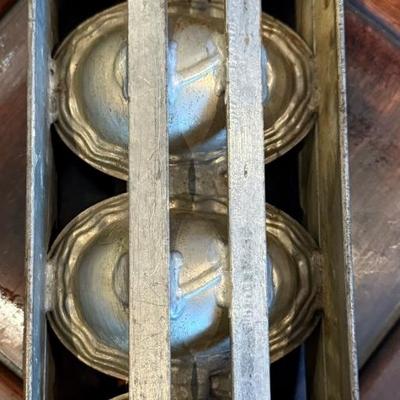 Vintage Chocolate Mold Metal Hinged German Easter Egg (4)