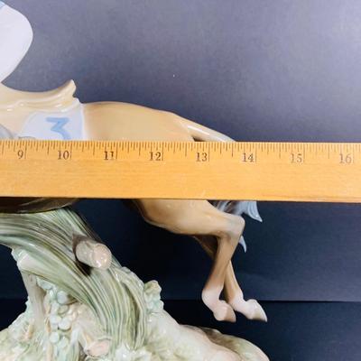 LOT:31: Rare Vintage Large Lladro "Jockey Mounted" Figurine