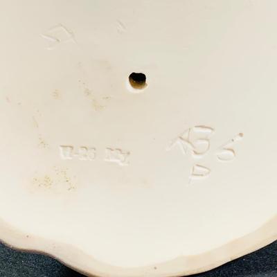 LOT:32: Beautiful Lladro Figurine - Nurse