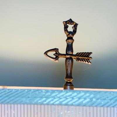 LOT:34: Vintage Crystal Table Lamp with Marble Base