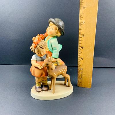 LOT:37: Set of 2 Vintage Goebel Hummel Figurines - Signed and Dated Merry Wanderer and Friends from 1947