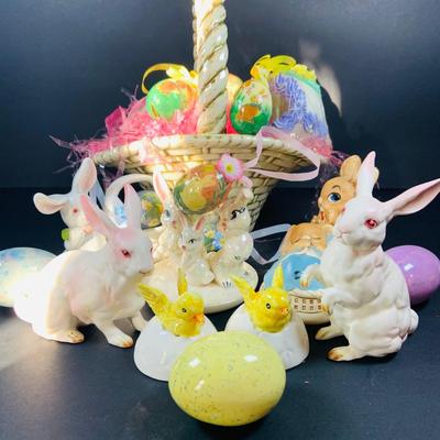 LOT 42: Lefton Rabbits, Dept 56 Chicks and Wooden Eggs, Fitz and Floyd Rabbit with Basket, Pendelfin Rabbits, Ceramic Baskets, Eggs and More