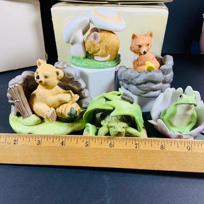 LOT:48: Franklin MInt Woodland Surprise Collection of Porcelain Figures - Bear, Mouse, Turtle, Fox, Frog