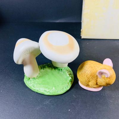 LOT:48: Franklin MInt Woodland Surprise Collection of Porcelain Figures - Bear, Mouse, Turtle, Fox, Frog