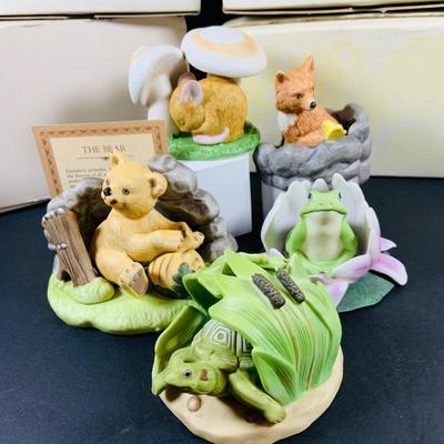 LOT:48: Franklin MInt Woodland Surprise Collection of Porcelain Figures - Bear, Mouse, Turtle, Fox, Frog