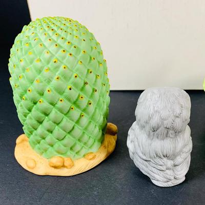 LOT:49: Franklin Mint Woodland Surprise Collection of Porcelain Figures - Beaver, Owl, Rabbit, Raccoon and Bluebird