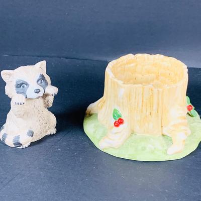 LOT:49: Franklin Mint Woodland Surprise Collection of Porcelain Figures - Beaver, Owl, Rabbit, Raccoon and Bluebird