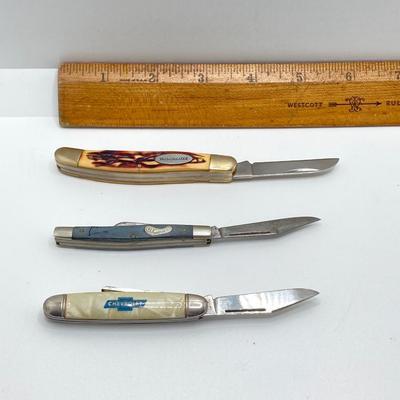 LOT 60: Gerber (Portland Ore USA) P9876S Knife with Sheath and Collection of Vintage Folding Knives (Winchester, Frontier and More)