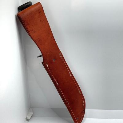 LOT 69: Ka-Bar U.S.M.C. Fighting Knife with Leather Sheath in Original Box