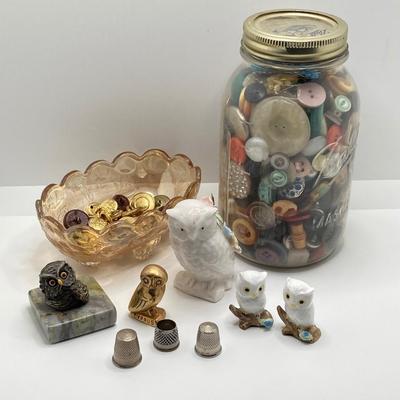LOT 74: Vintage Owls and Buttons Collection