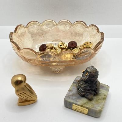 LOT 74: Vintage Owls and Buttons Collection