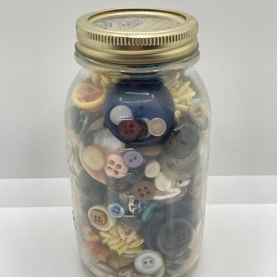LOT 74: Vintage Owls and Buttons Collection