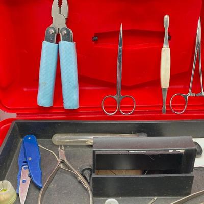 LOT 76: Vintage / Antique C.S. Osborne & Co England Sail Maker's Protector Hand Tool with Toolbox and Contents