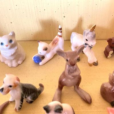 LOT 79: Large Collection of Miniature Animal Figurines