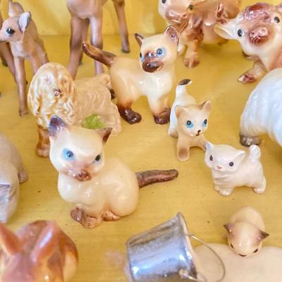 LOT 80: Miniature Animal Figurines