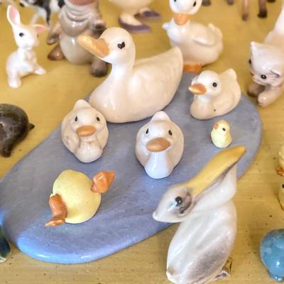 LOT 80: Miniature Animal Figurines