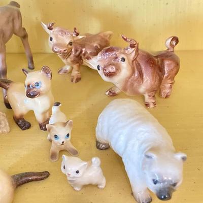 LOT 80: Miniature Animal Figurines