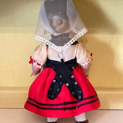 LOT 81: Dolls from Around the World