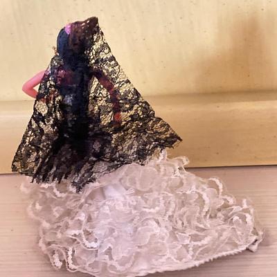 LOT 81: Dolls from Around the World