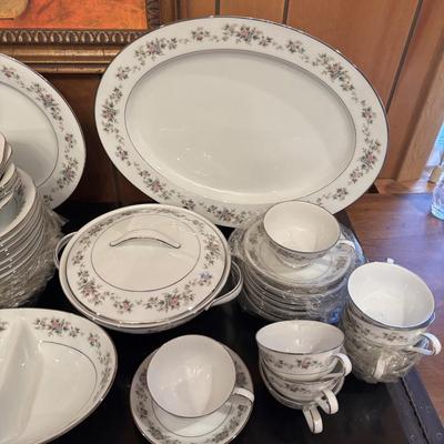 LOT 82: Vintage Noritake "Closter" China