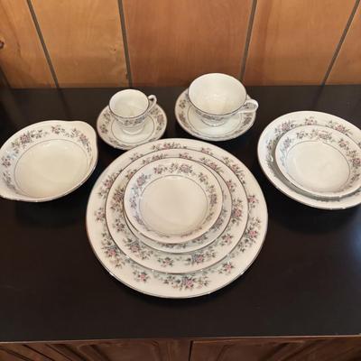LOT 82: Vintage Noritake "Closter" China