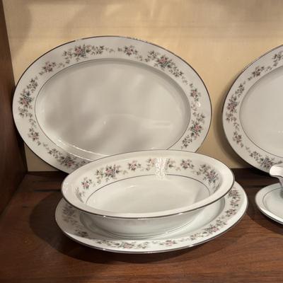 LOT 82: Vintage Noritake "Closter" China
