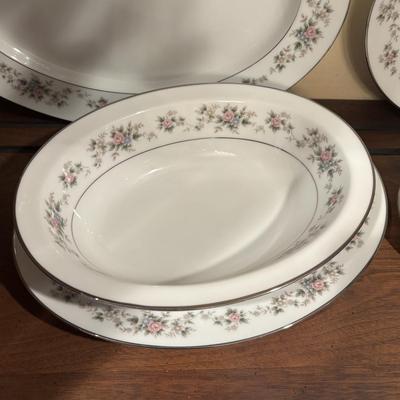 LOT 82: Vintage Noritake "Closter" China