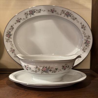 LOT 82: Vintage Noritake "Closter" China