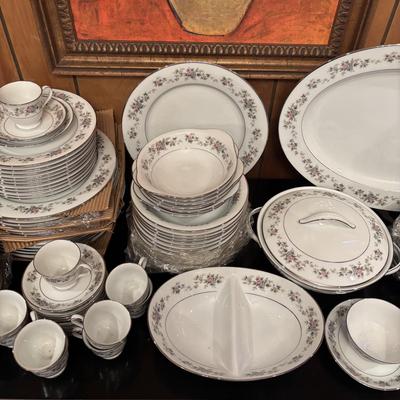 LOT 82: Vintage Noritake "Closter" China