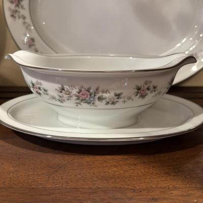 LOT 82: Vintage Noritake "Closter" China