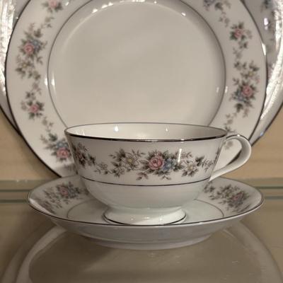 LOT 82: Vintage Noritake "Closter" China
